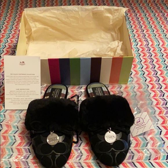 SOLD Coach Sandal - Picture 3 of 7